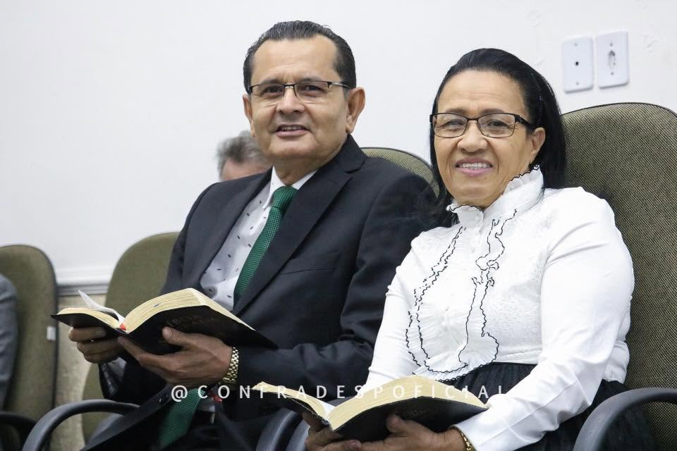 Pastor Agnaldo Silva Santos e irmã Fátima